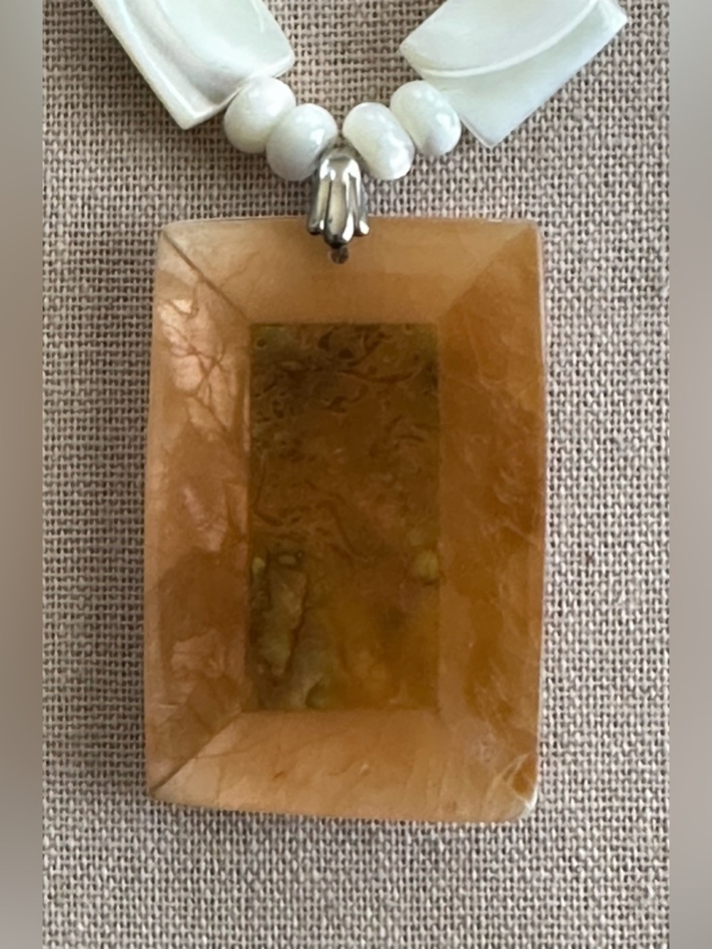 24-1/2 inch Mother of Pearl necklace NWOT - Picture 5 of 12